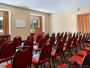 Microtel Inn & Suites By Wyndham Bushnell Buitenkant foto