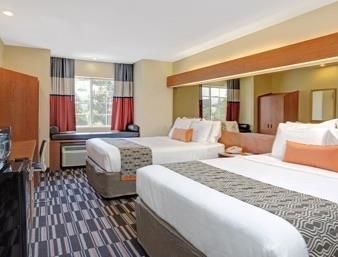 Microtel Inn & Suites By Wyndham Bushnell Buitenkant foto